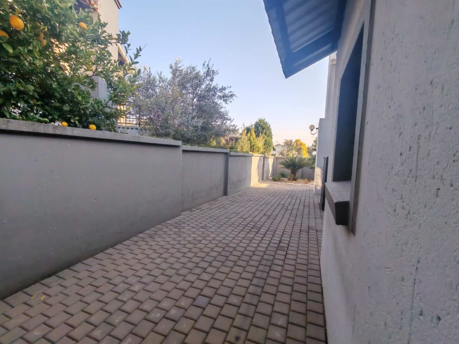 4 Bedroom Property for Sale in Eldo Meadows Gauteng