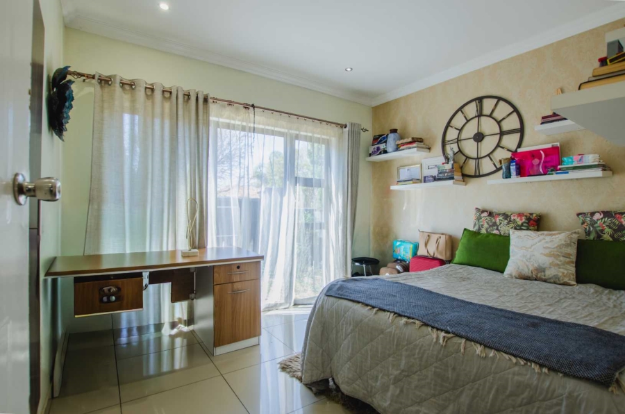 To Let 5 Bedroom Property for Rent in Halfway Gardens Gauteng