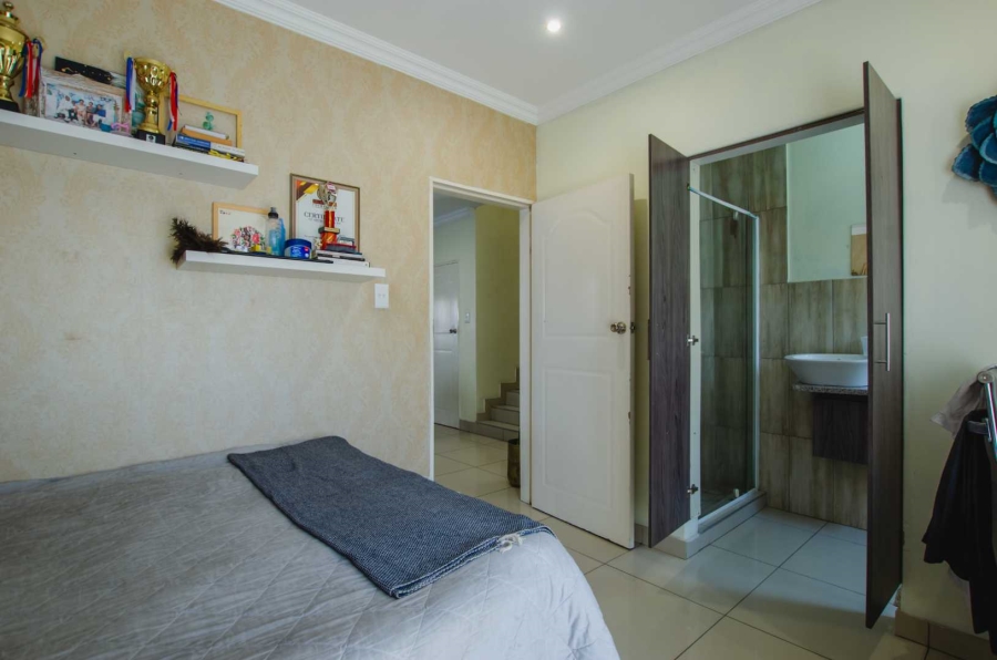 To Let 5 Bedroom Property for Rent in Halfway Gardens Gauteng