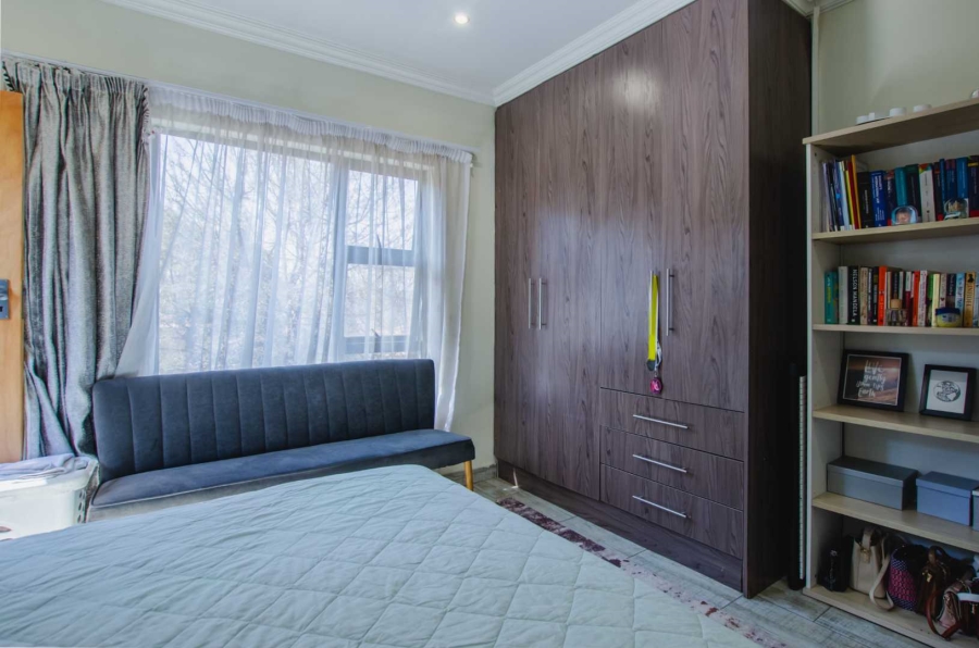 To Let 5 Bedroom Property for Rent in Halfway Gardens Gauteng