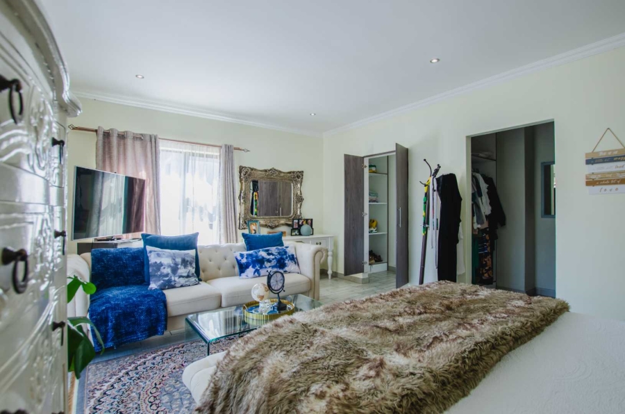 To Let 5 Bedroom Property for Rent in Halfway Gardens Gauteng