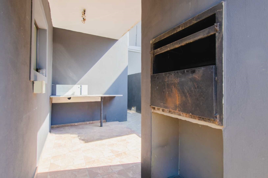 To Let 5 Bedroom Property for Rent in Halfway Gardens Gauteng