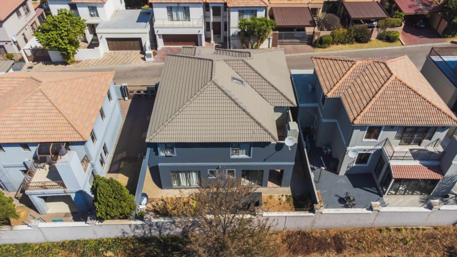 To Let 5 Bedroom Property for Rent in Halfway Gardens Gauteng