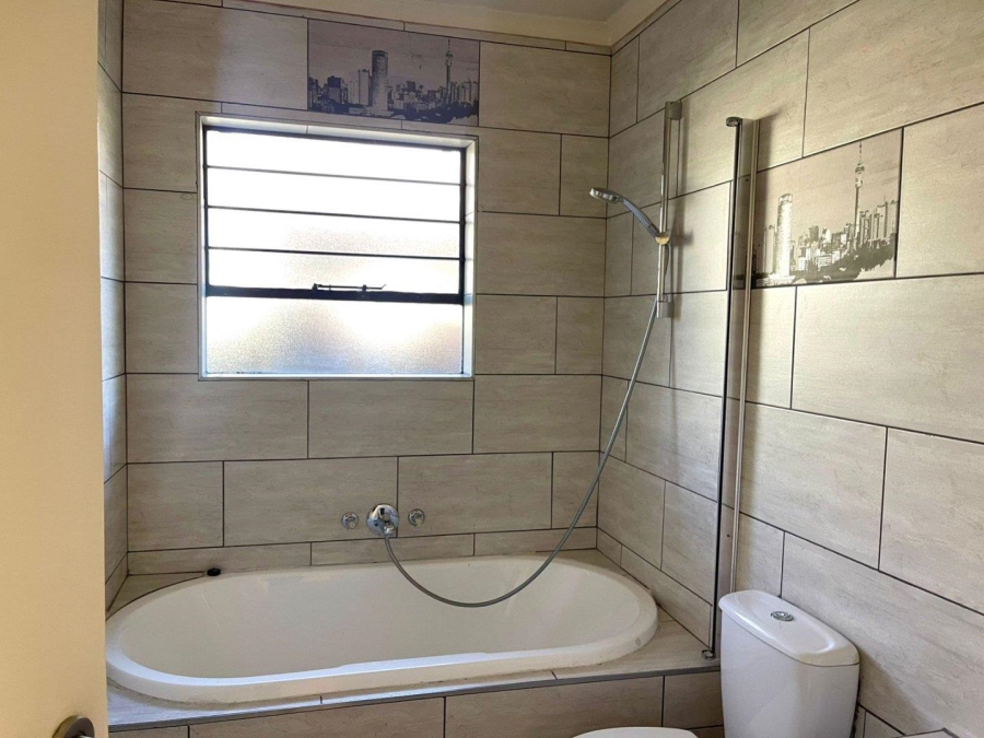 To Let 3 Bedroom Property for Rent in Bryanston Gauteng