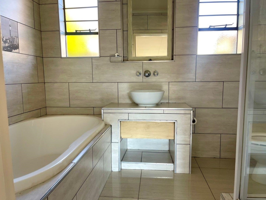 To Let 3 Bedroom Property for Rent in Bryanston Gauteng