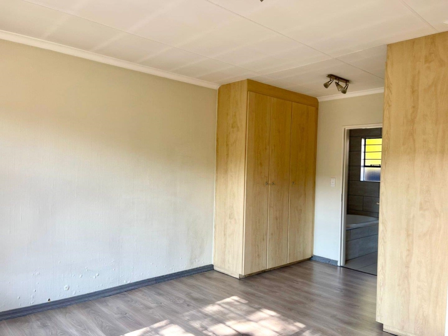 To Let 3 Bedroom Property for Rent in Bryanston Gauteng