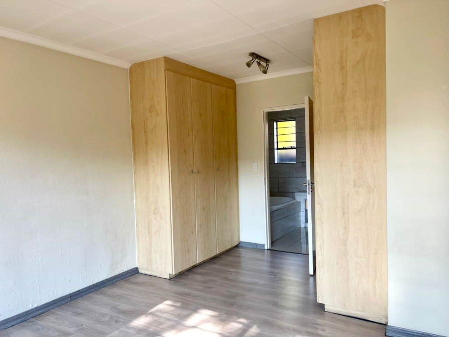 To Let 3 Bedroom Property for Rent in Bryanston Gauteng