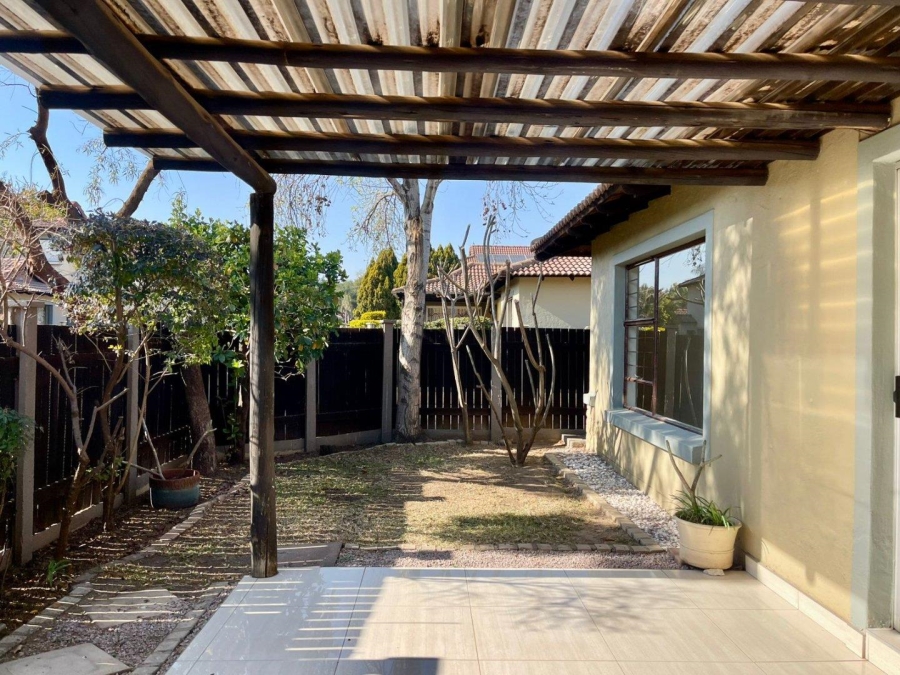 To Let 3 Bedroom Property for Rent in Bryanston Gauteng