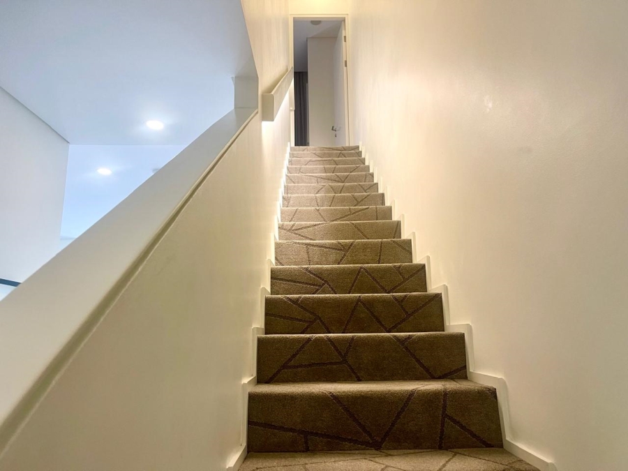 To Let 1 Bedroom Property for Rent in Sandown Gauteng