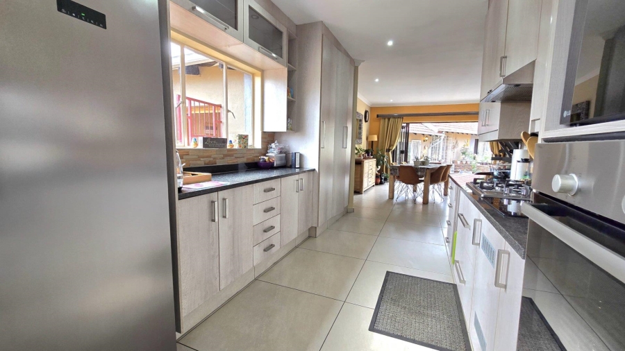 4 Bedroom Property for Sale in Brackenhurst Gauteng