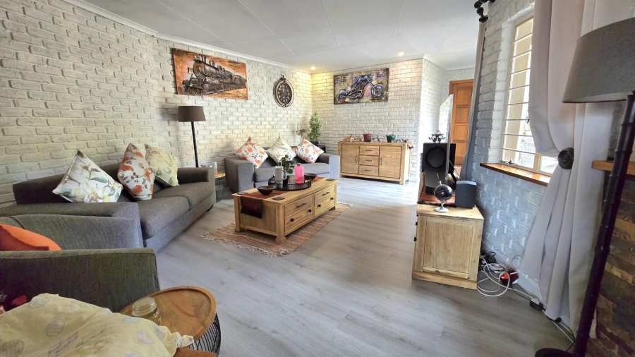 4 Bedroom Property for Sale in Brackenhurst Gauteng