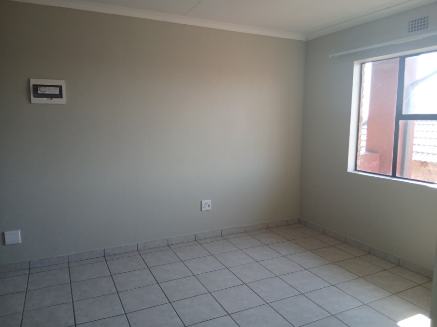 To Let 2 Bedroom Property for Rent in Sky City Gauteng