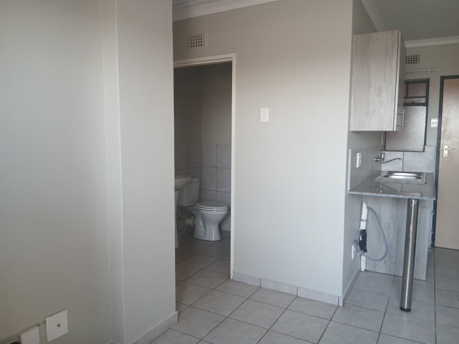 To Let 2 Bedroom Property for Rent in Sky City Gauteng