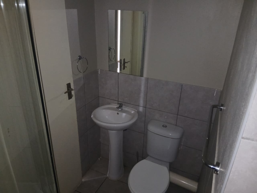 To Let 2 Bedroom Property for Rent in Sky City Gauteng