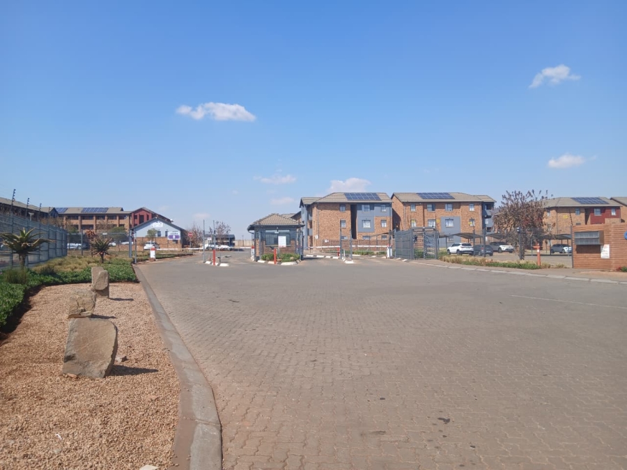 To Let 2 Bedroom Property for Rent in Sky City Gauteng