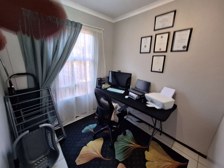 2 Bedroom Property for Sale in Randburg Gauteng