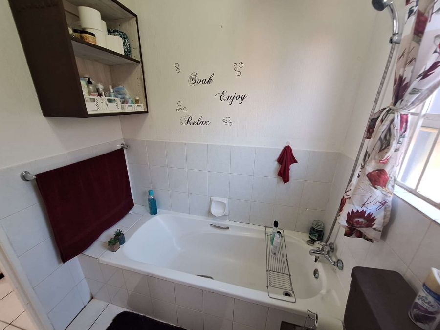 2 Bedroom Property for Sale in Randburg Gauteng
