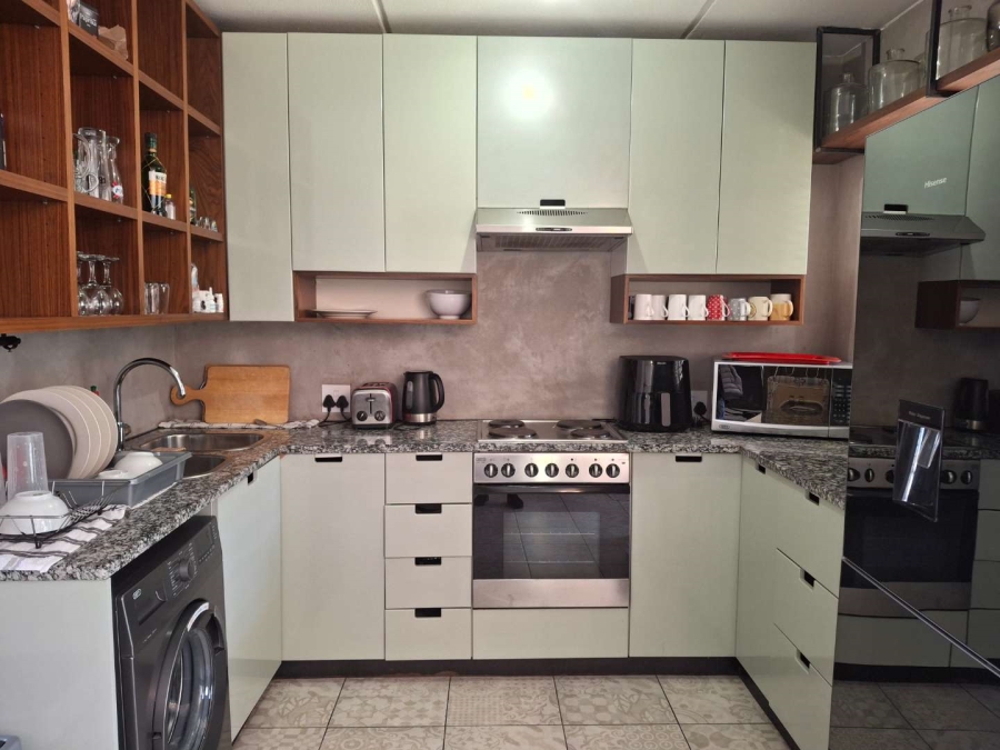 1 Bedroom Property for Sale in Atholl Gauteng
