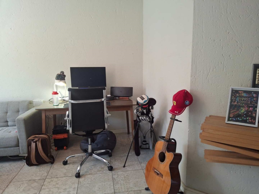 1 Bedroom Property for Sale in Atholl Gauteng