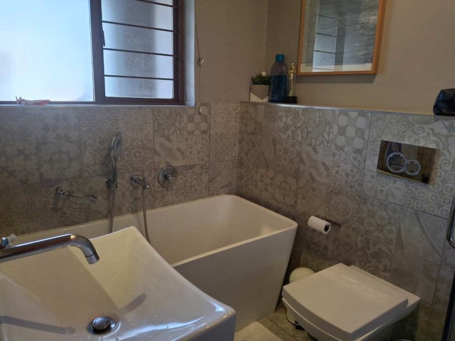 1 Bedroom Property for Sale in Atholl Gauteng