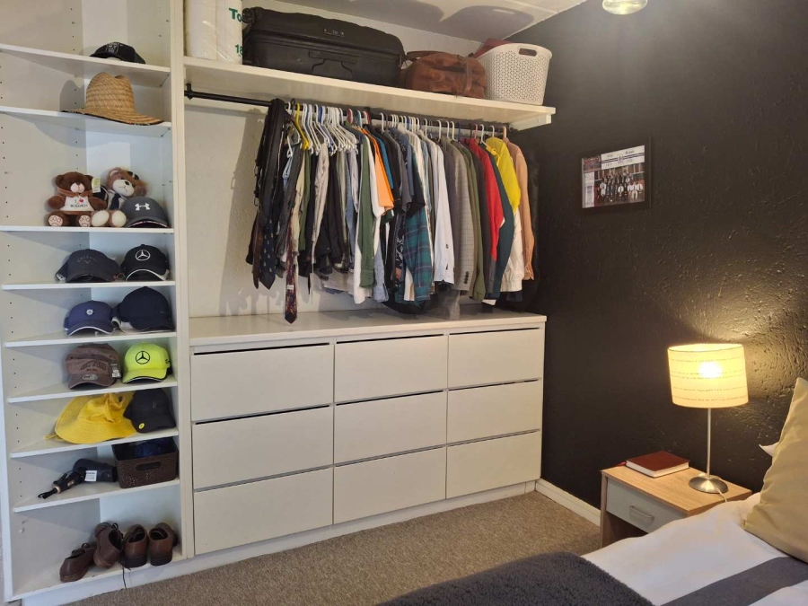 1 Bedroom Property for Sale in Atholl Gauteng