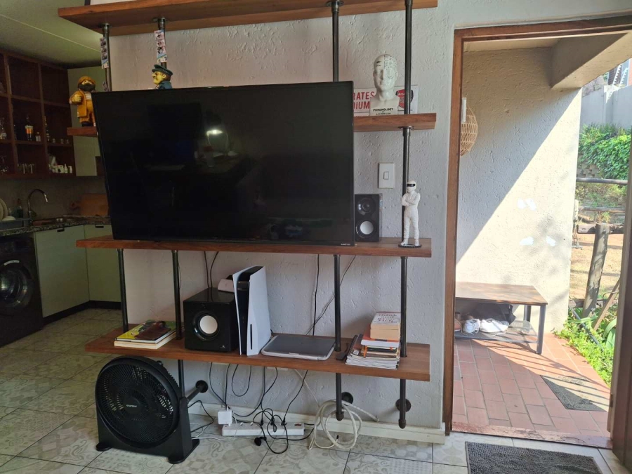 1 Bedroom Property for Sale in Atholl Gauteng