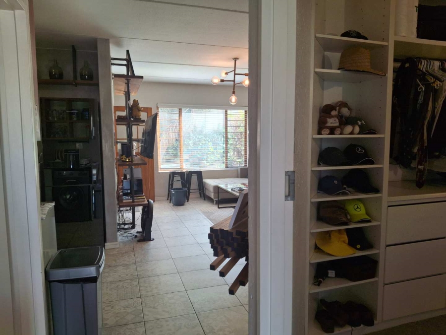 1 Bedroom Property for Sale in Atholl Gauteng