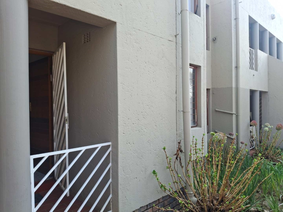 1 Bedroom Property for Sale in Atholl Gauteng