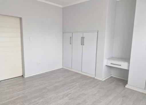 1 Bedroom Property for Sale in Bryanston Gauteng