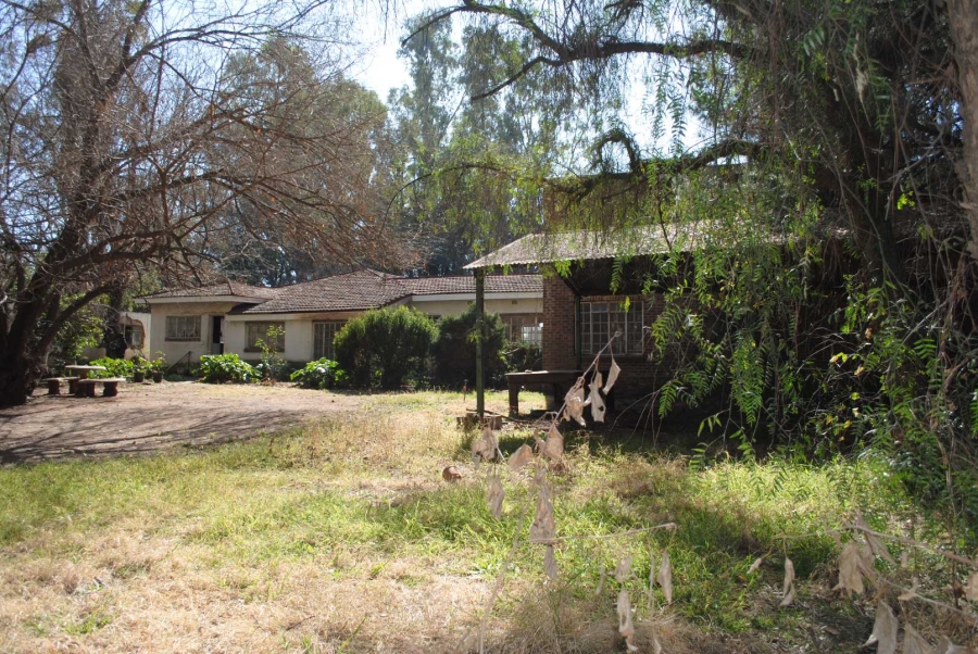 5 Bedroom Property for Sale in Kookrus Gauteng