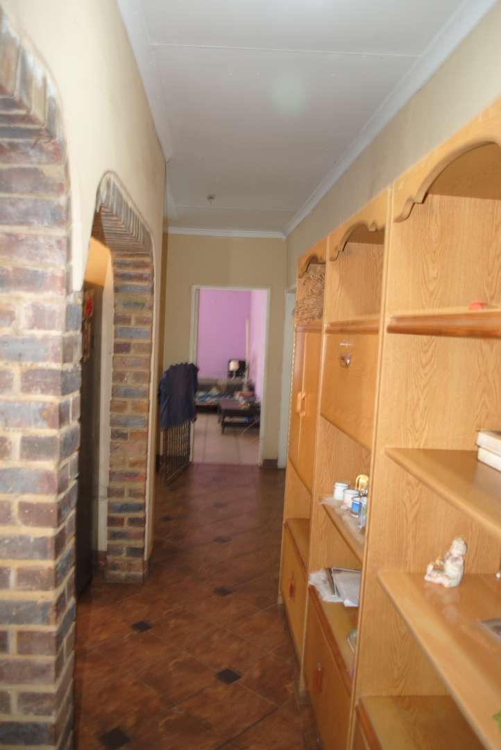 5 Bedroom Property for Sale in Kookrus Gauteng