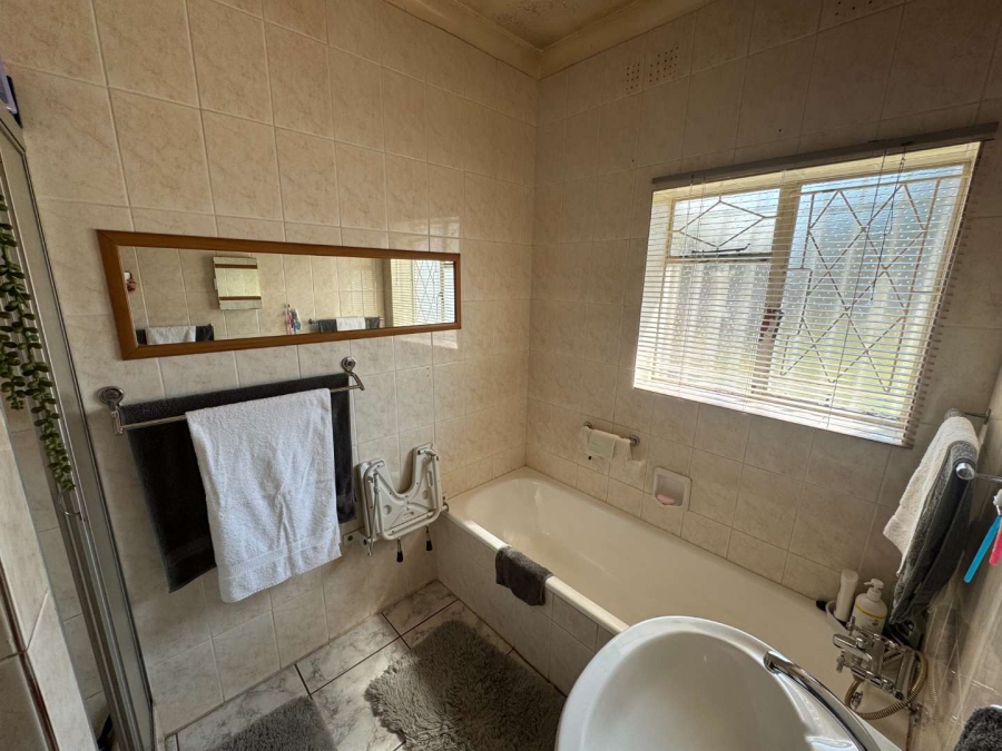 4 Bedroom Property for Sale in Florentia Gauteng