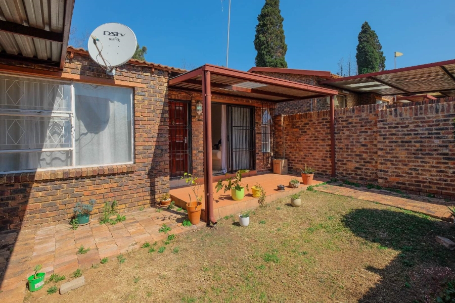 3 Bedroom Property for Sale in Buccleuch Gauteng