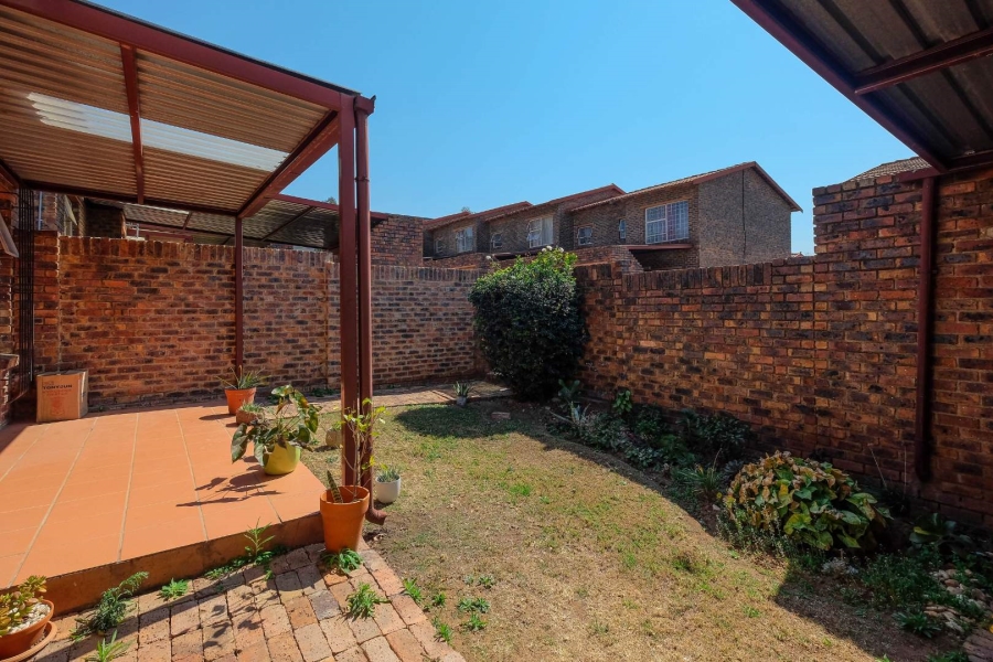 3 Bedroom Property for Sale in Buccleuch Gauteng