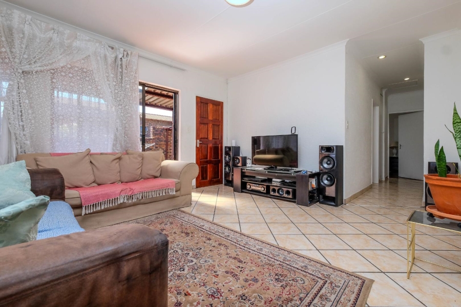 3 Bedroom Property for Sale in Buccleuch Gauteng