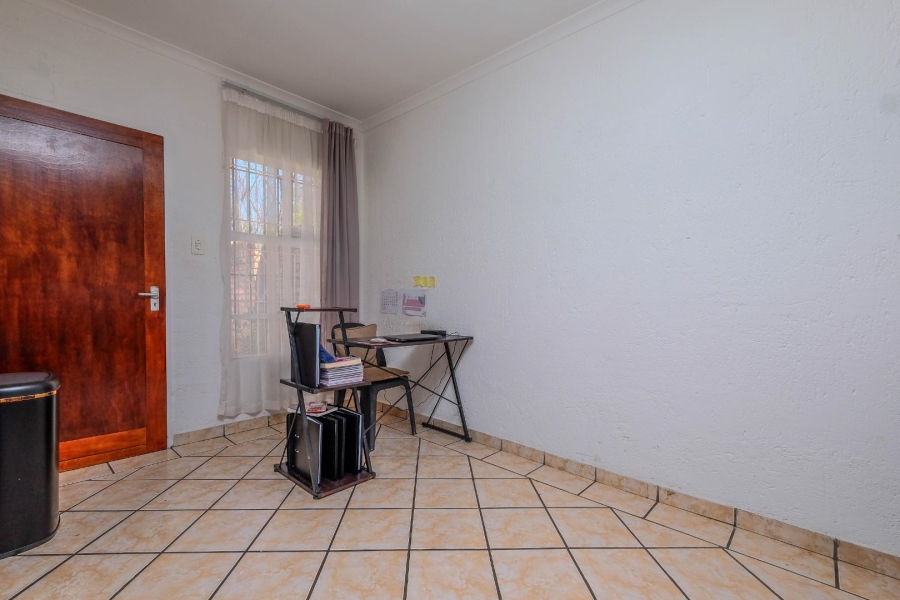 3 Bedroom Property for Sale in Buccleuch Gauteng