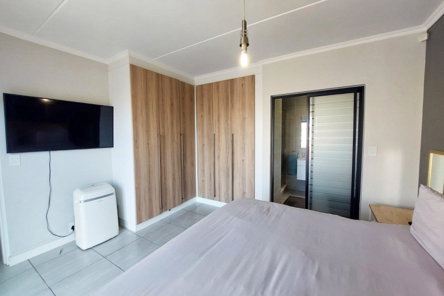 To Let 2 Bedroom Property for Rent in Waterfall Gauteng