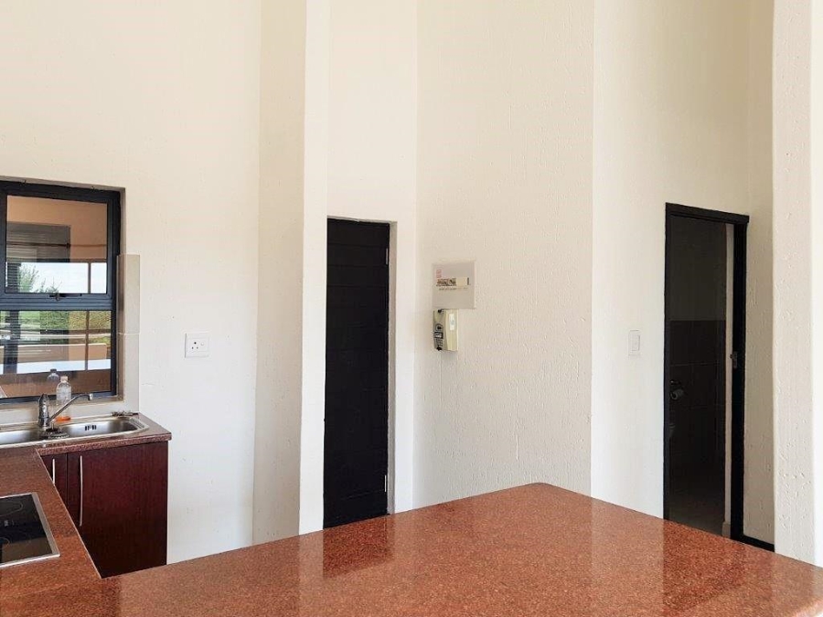 1 Bedroom Property for Sale in Jackal Creek Golf Estate Gauteng