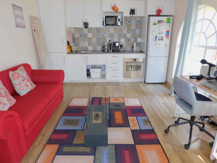 To Let 3 Bedroom Property for Rent in Petervale Gauteng
