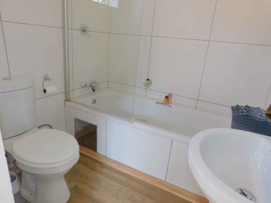 To Let 3 Bedroom Property for Rent in Petervale Gauteng