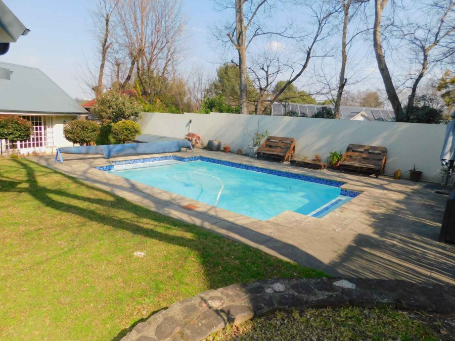 To Let 3 Bedroom Property for Rent in Petervale Gauteng