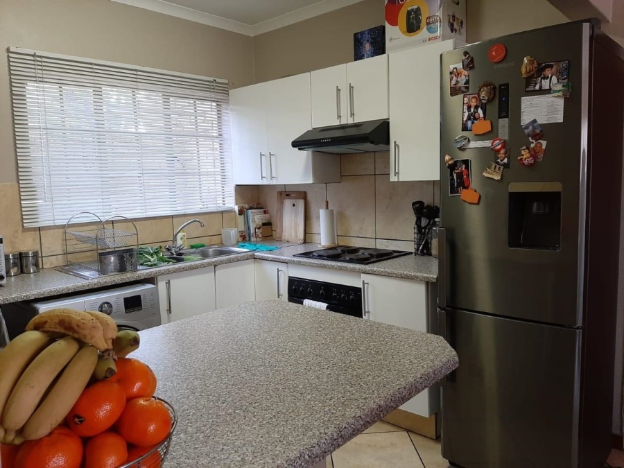 To Let 2 Bedroom Property for Rent in Ferndale Gauteng