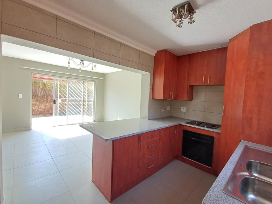 To Let 3 Bedroom Property for Rent in Olivedale Gauteng