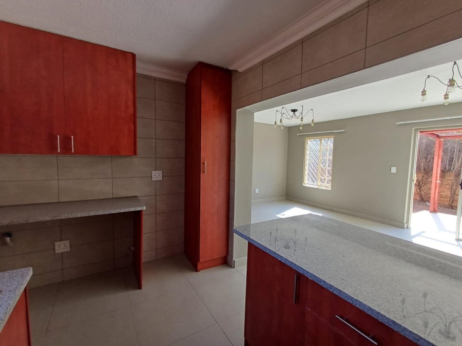To Let 3 Bedroom Property for Rent in Olivedale Gauteng
