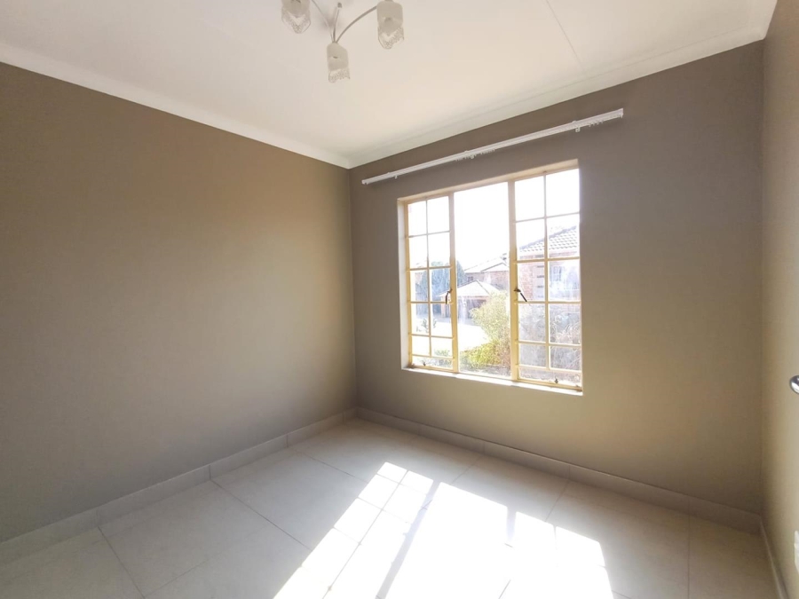 To Let 3 Bedroom Property for Rent in Olivedale Gauteng