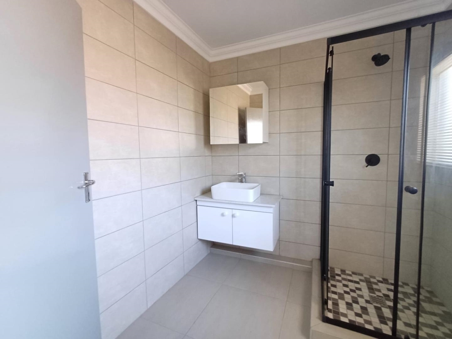 To Let 3 Bedroom Property for Rent in Olivedale Gauteng