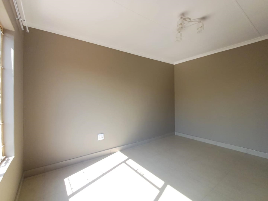 To Let 3 Bedroom Property for Rent in Olivedale Gauteng