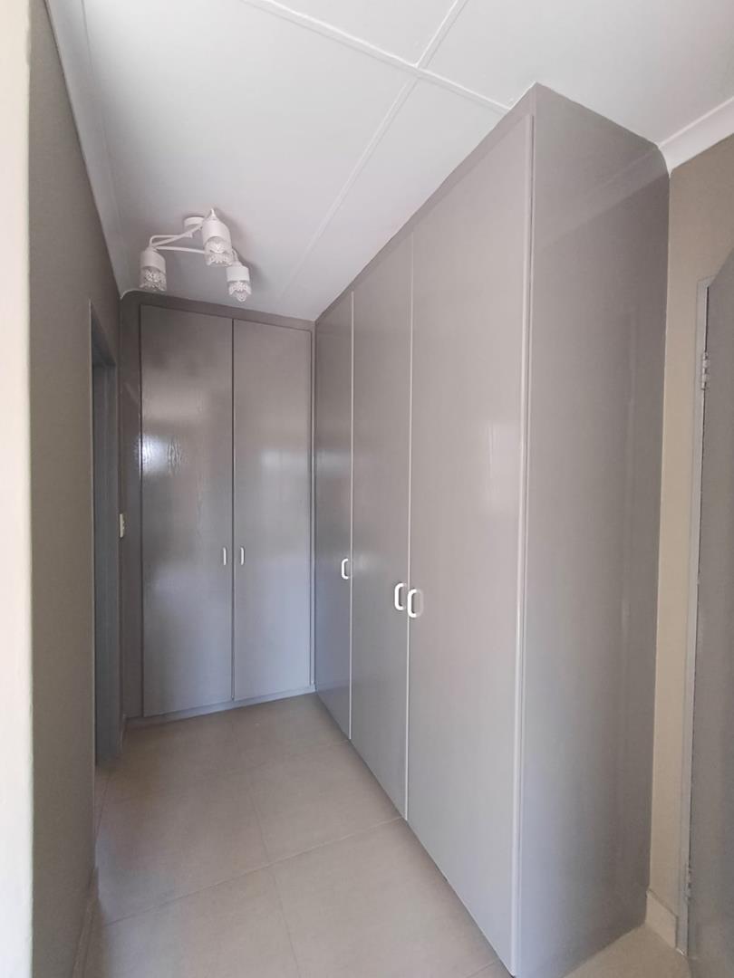 To Let 3 Bedroom Property for Rent in Olivedale Gauteng