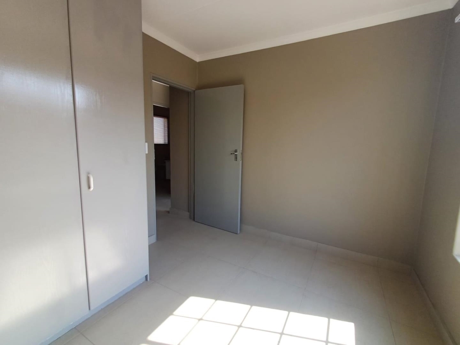 To Let 3 Bedroom Property for Rent in Olivedale Gauteng