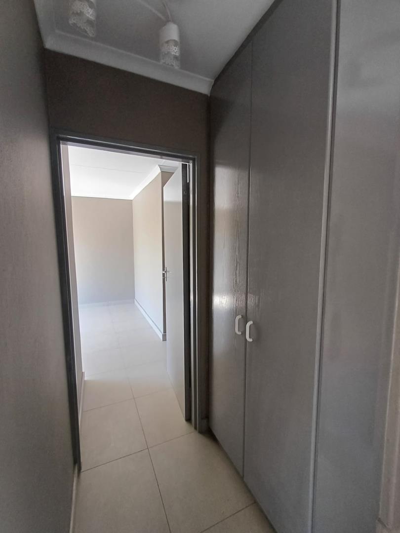 To Let 3 Bedroom Property for Rent in Olivedale Gauteng